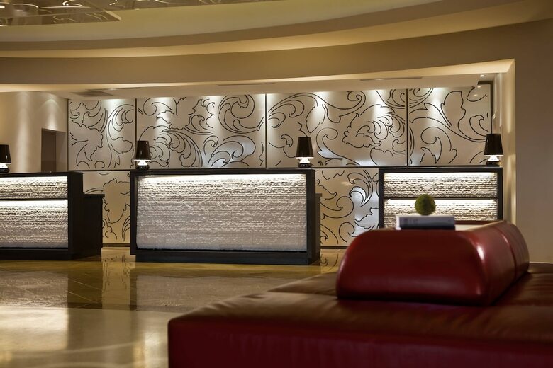 Renaissance Newark Airport Hotel