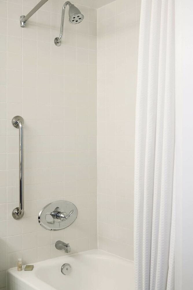 Renaissance Newark Airport Hotel