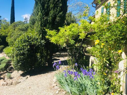 Bed & Breakfast Les Montades Chambres D'h�tes