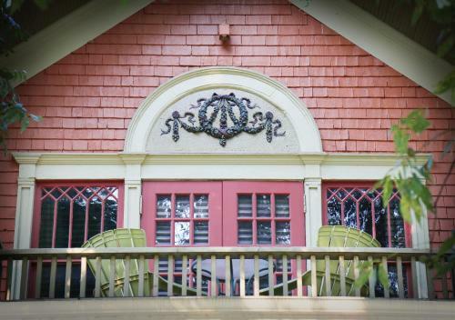 Bed & Breakfast Iron Horse Inn