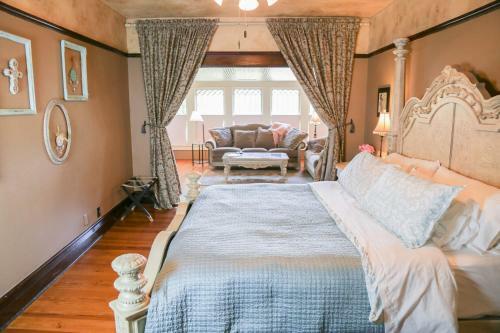 Bed & Breakfast Iron Horse Inn