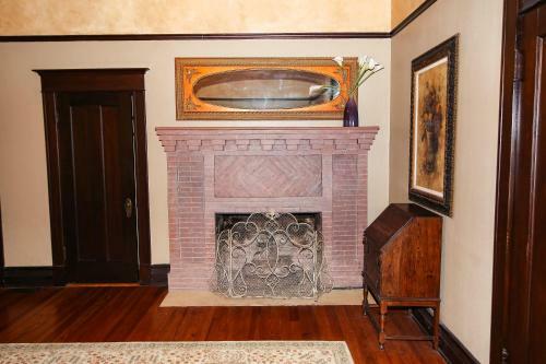 Bed & Breakfast Iron Horse Inn