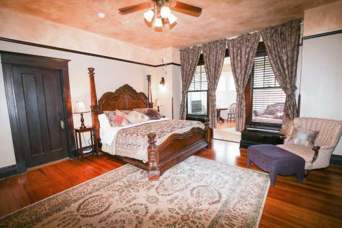 Bed & Breakfast Iron Horse Inn