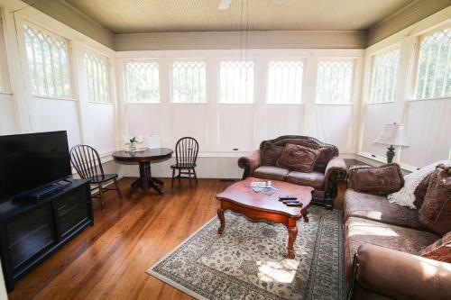 Bed & Breakfast Iron Horse Inn