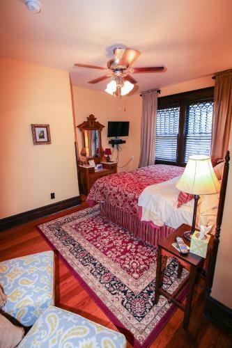 Bed & Breakfast Iron Horse Inn