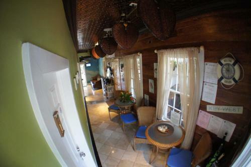 Bed & Breakfast Seascape Tropical Inn