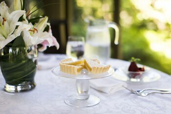 Stonehurst Place Bed & Breakfast