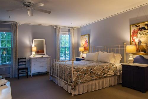 Yellow House Bed And Breakfast