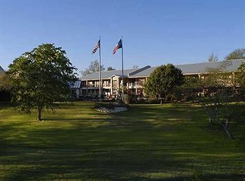 Hotel Fredericksburg Inn And Suites