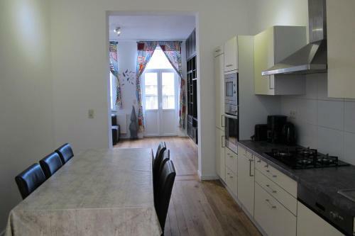 Apartment Tour & Taxis 3