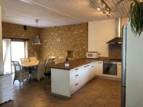 Hostal Domaine Du Champ De L'hoste