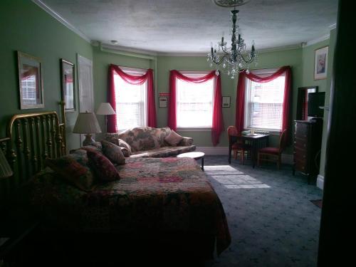 Hostal 463 Beacon Street Guest House
