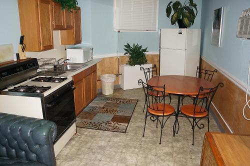Hostal 463 Beacon Street Guest House