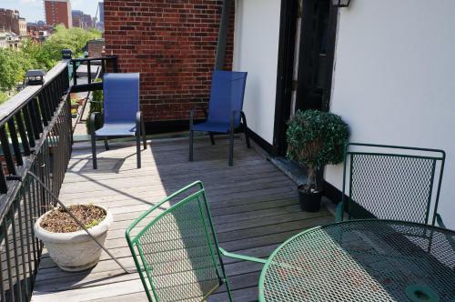 Hostal 463 Beacon Street Guest House