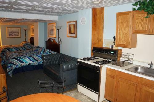 Hostal 463 Beacon Street Guest House