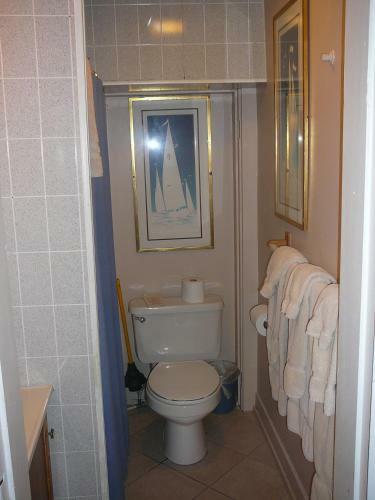 Hostal 463 Beacon Street Guest House