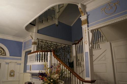 Hostal 463 Beacon Street Guest House