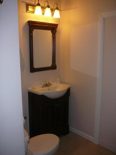 Hostal 463 Beacon Street Guest House