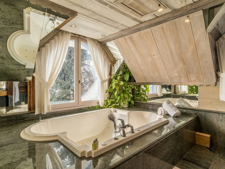 Hotel H�tel Restaurant Yoann Conte Bord Du Lac