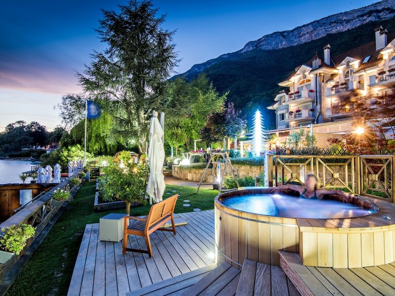 Hotel H�tel Restaurant Yoann Conte Bord Du Lac