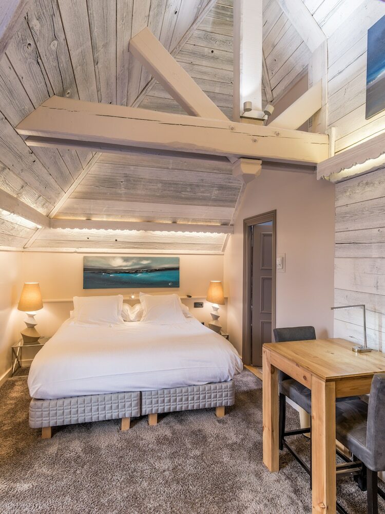 Hotel H�tel Restaurant Yoann Conte Bord Du Lac