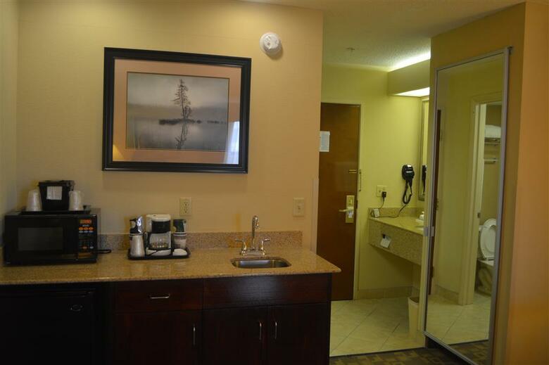 Best Western Roanoke Rapids Hotel & Suites