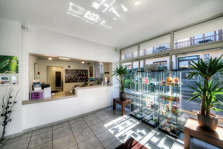 Aparthotel Z�nitude Hotel & R�sidence L'acacia Lourdes