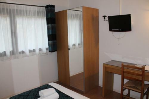 Brit Hotel L'adresse