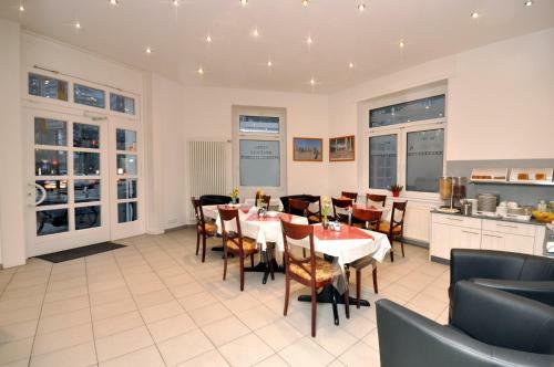 Hotel Apadana Frankfurt