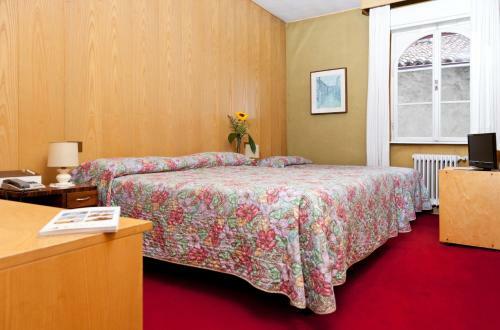 Hostal Hotel Marchi