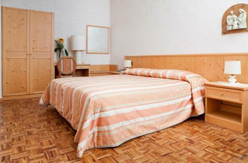 Hostal Hotel Marchi