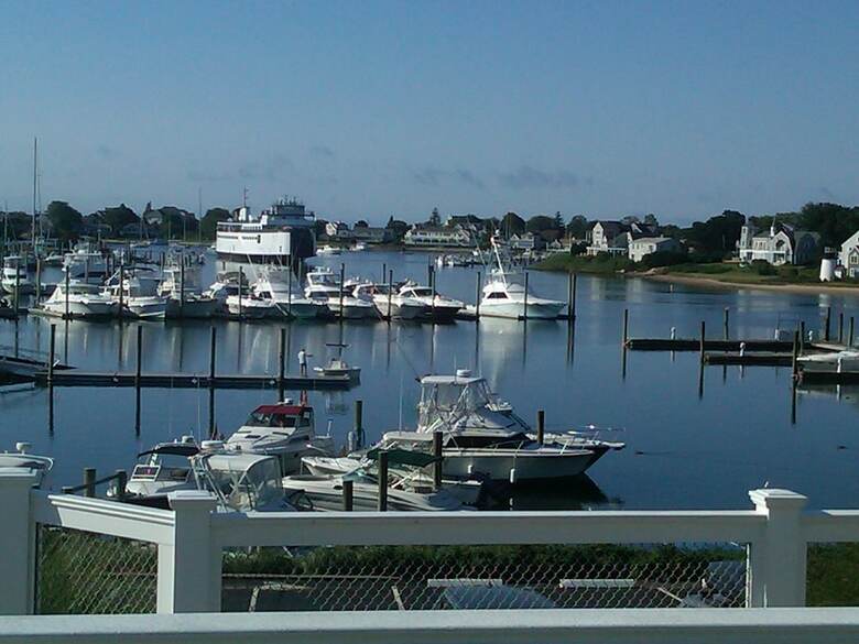 Hotel Anchor In Distinctive Waterfront Lodging