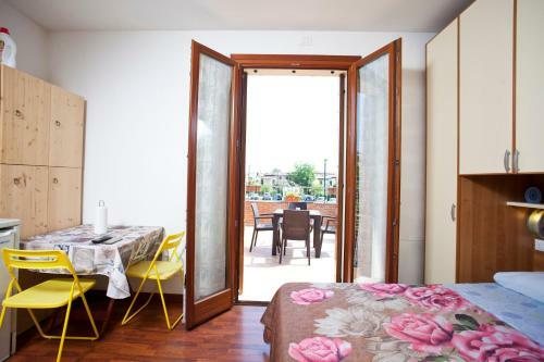 Hostal B&B By Max