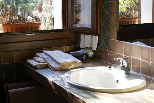 Hostal Agriturismo L'aglientu B&B