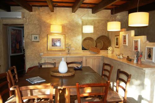 Hostal Agriturismo L'aglientu B&B