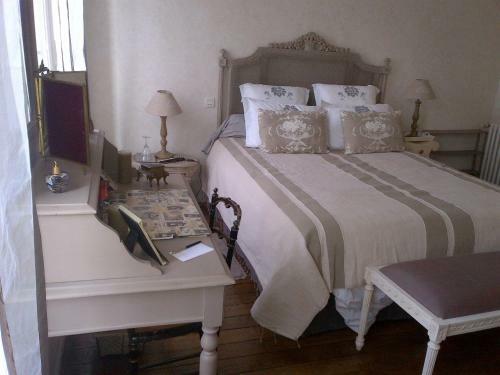 Bed & Breakfast Maison Du Th��tre Saint Bonnet