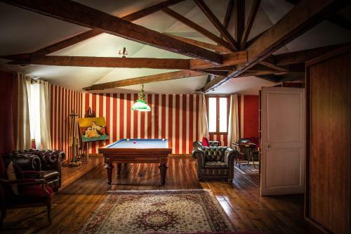 Bed & Breakfast Maison Du Th��tre Saint Bonnet