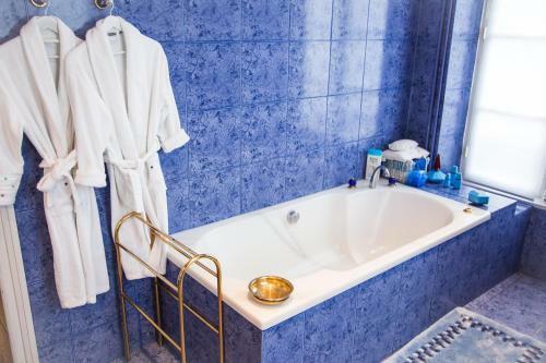 Bed & Breakfast Maison Du Th��tre Saint Bonnet