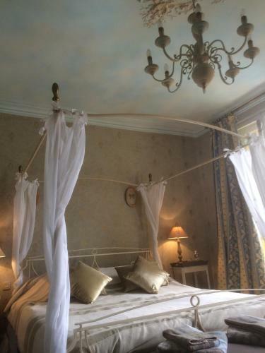 Bed & Breakfast Maison Du Th��tre Saint Bonnet
