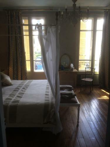 Bed & Breakfast Maison Du Th��tre Saint Bonnet