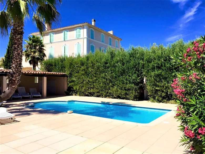 Bed & Breakfast Domaine De L'aufrene