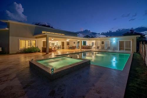 Hostal Residencial Casa Linda