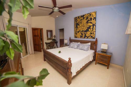 Hostal Residencial Casa Linda