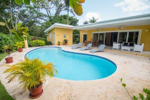 Hostal Residencial Casa Linda