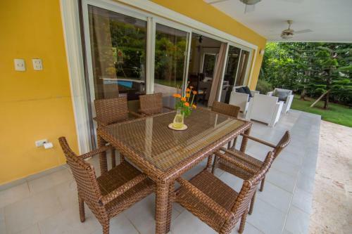 Hostal Residencial Casa Linda