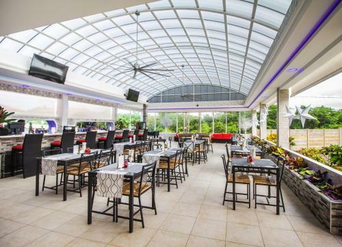 Hostal Residencial Casa Linda