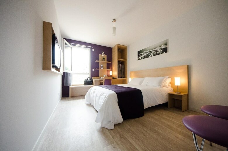 Hotel Comfort Suites Lyon Est Eurexpo