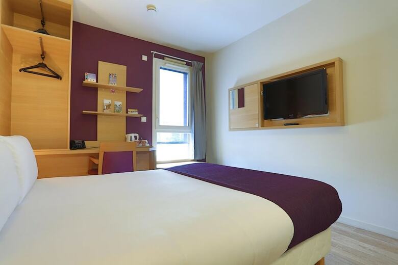 Hotel Comfort Suites Lyon Est Eurexpo