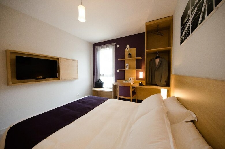 Hotel Comfort Suites Lyon Est Eurexpo