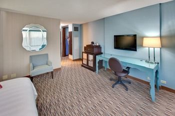 Crowne Plaza Hotel Glen Ellyn/lombard
